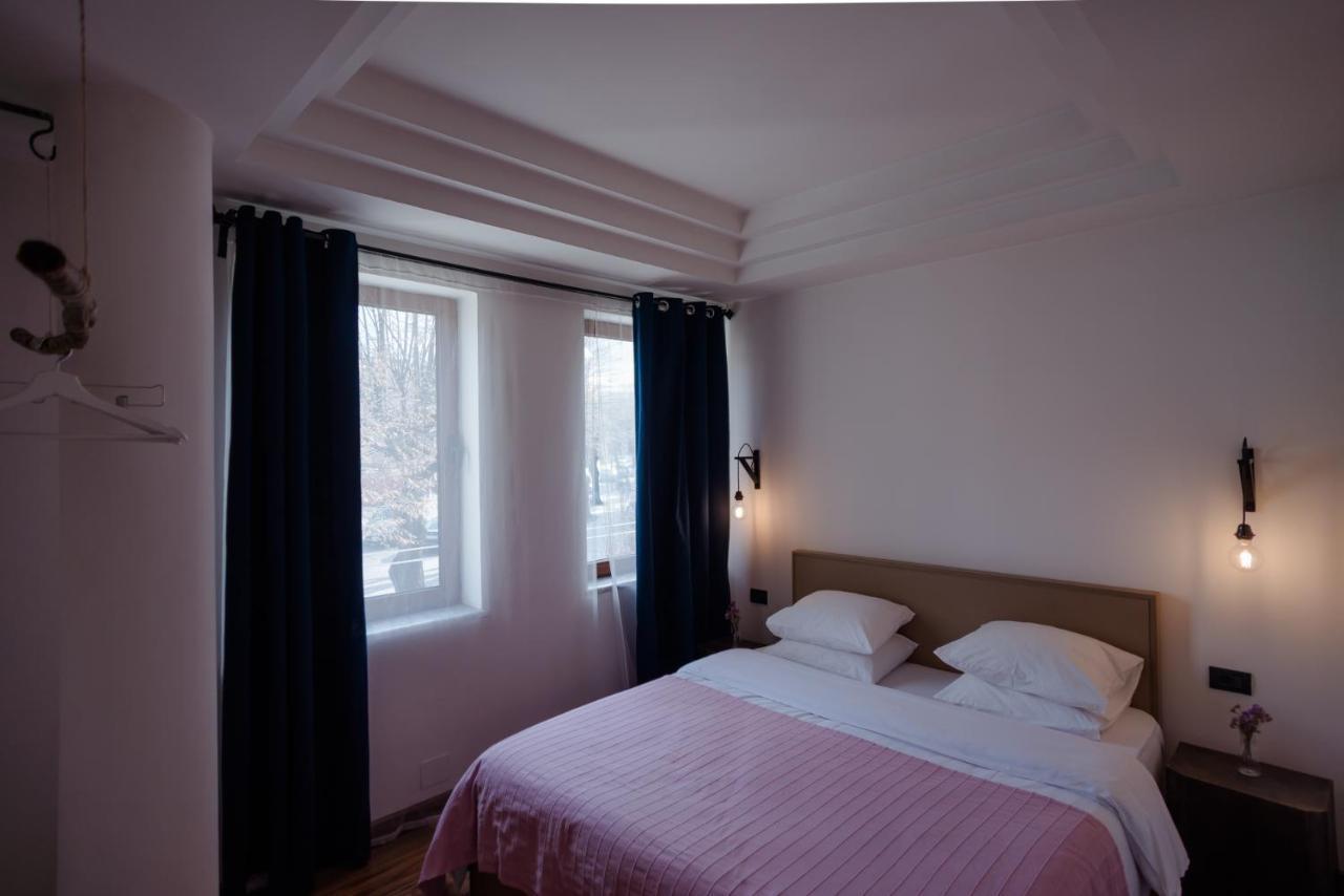 7Seven Hotel คอร์เชอ ภายนอก รูปภาพ